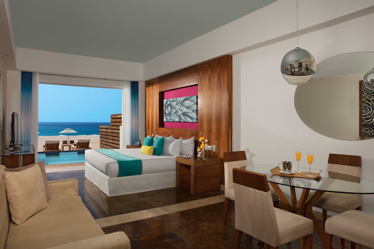Suite con swim-out y vista al océano
